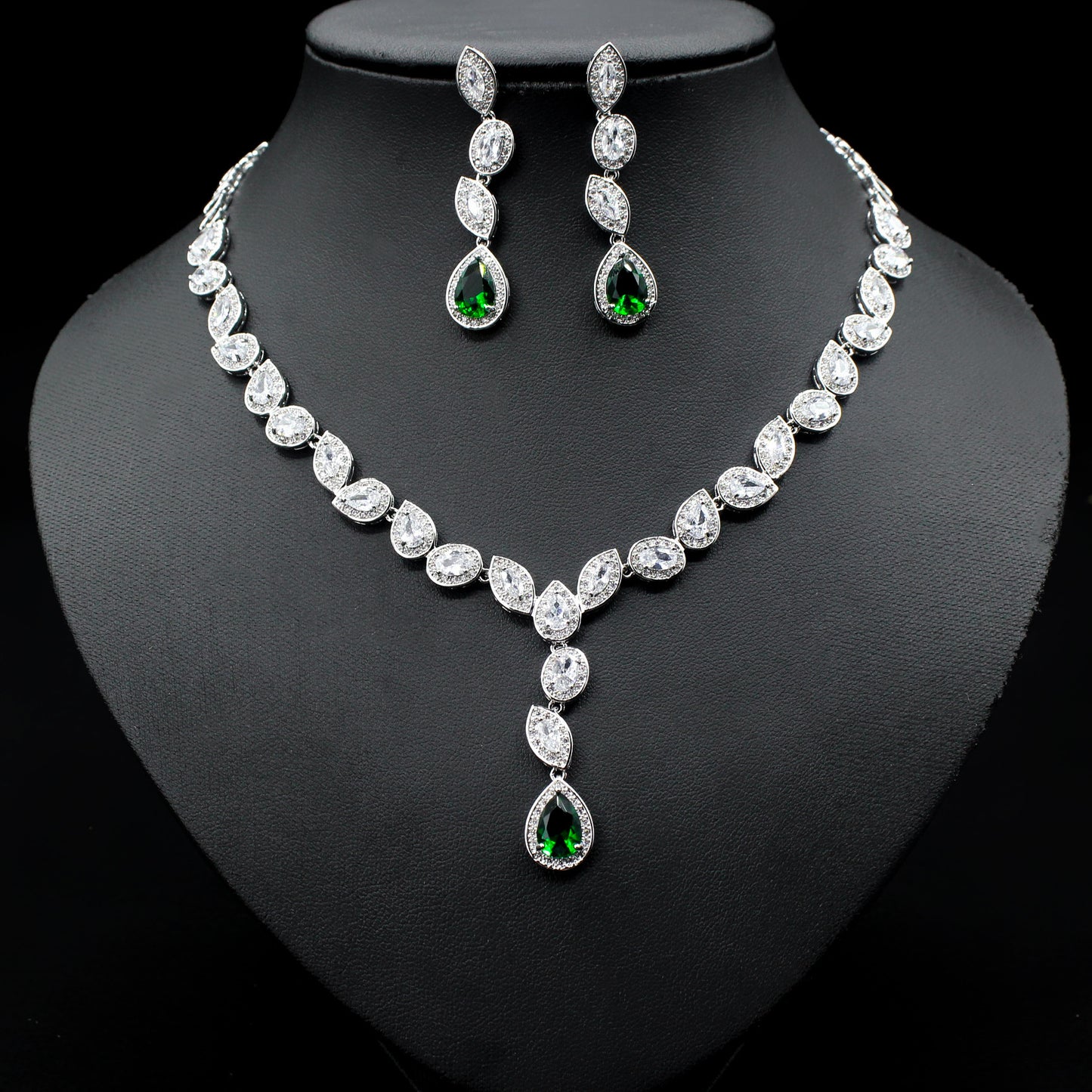 Collier coloré zircon boucles d'oreilles chaîne de clavicule femme noble robe de mariée de luxe trois pièces ensemble