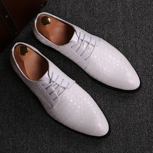 Chaussures à carreaux pointu à la mode