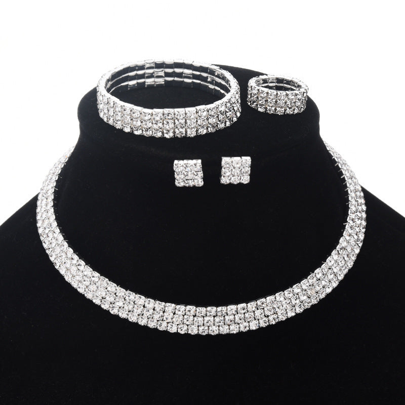 Exagérée Griffe Diamant Perlé Quatre-Pièce Ensemble Multicouche Collier