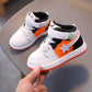 Enfants de chaussures de sport occasionnels