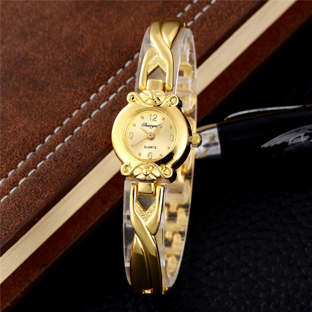 Montre créative à petit cadran pour dame