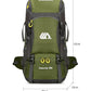 Hommes et femmes sur pied sac de camping