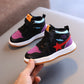 Enfants de chaussures de sport occasionnels