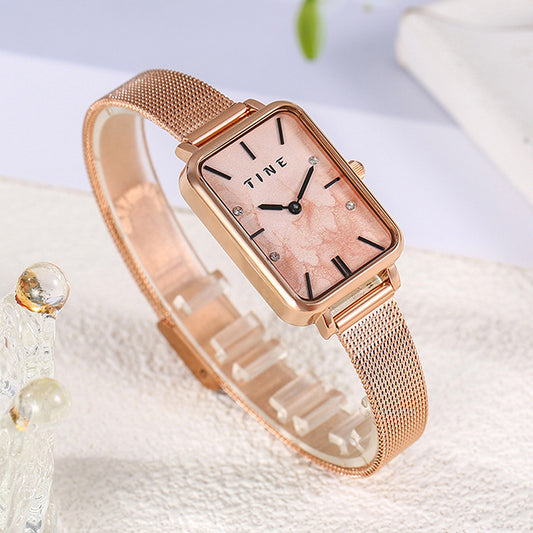 Montre de ceinture en acier de style carré Ins de haute qualité à quartz de tempérament simple