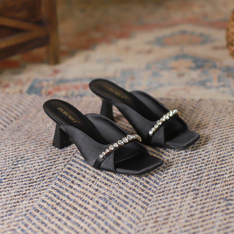 Chaussures rétro françaises pour femmes bout carré bout ouvert talons hauts strass